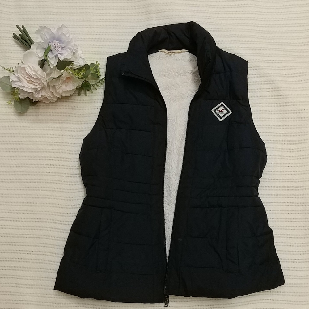 Hollister vest